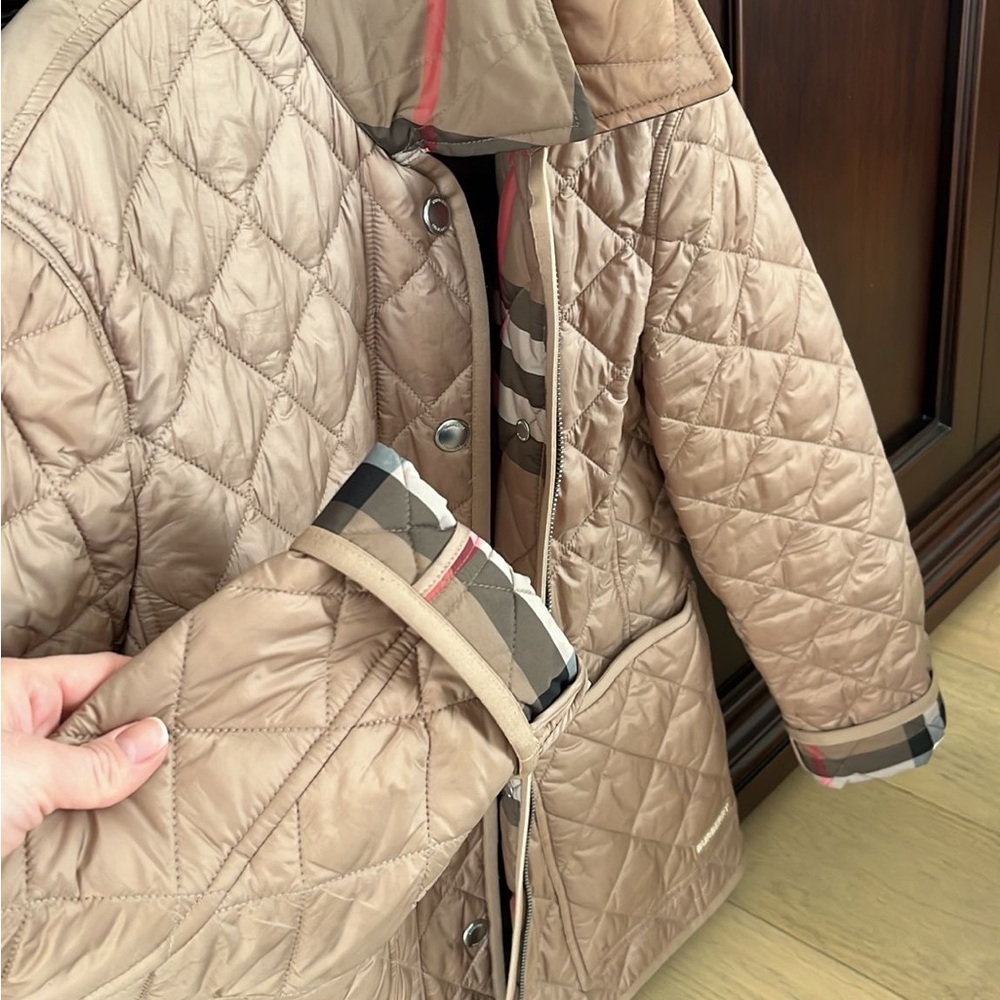 Burberry Women's Beige Quilted Puffer Coat - Picture 3 of 3